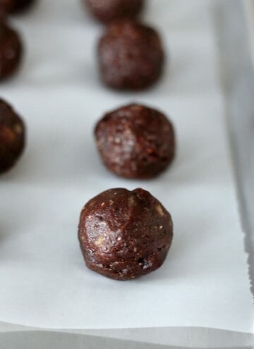 Dark Chocolate and Cherry No-Bake Energy Bites - Organize Yourself Skinny