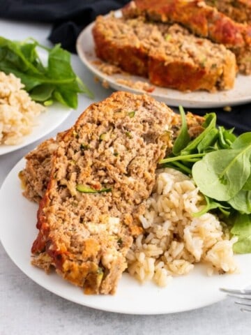 cropped-slices-of-turkey-zucchini-meatloaf-on-a-plate.jpg