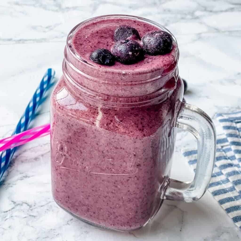 Blueberry Smoothie - Organize Yourself Skinny