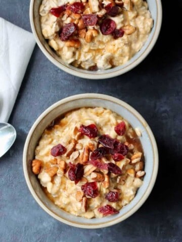 overhead picture of pumpkin overnight oats