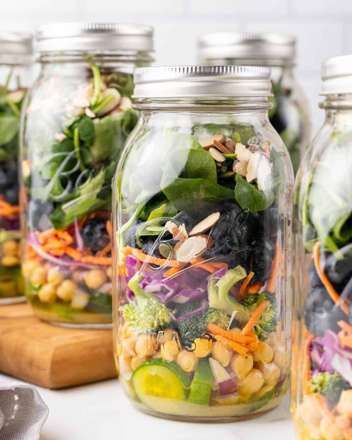 Easy Detox Salad In A Jar - Organize Yourself Skinny