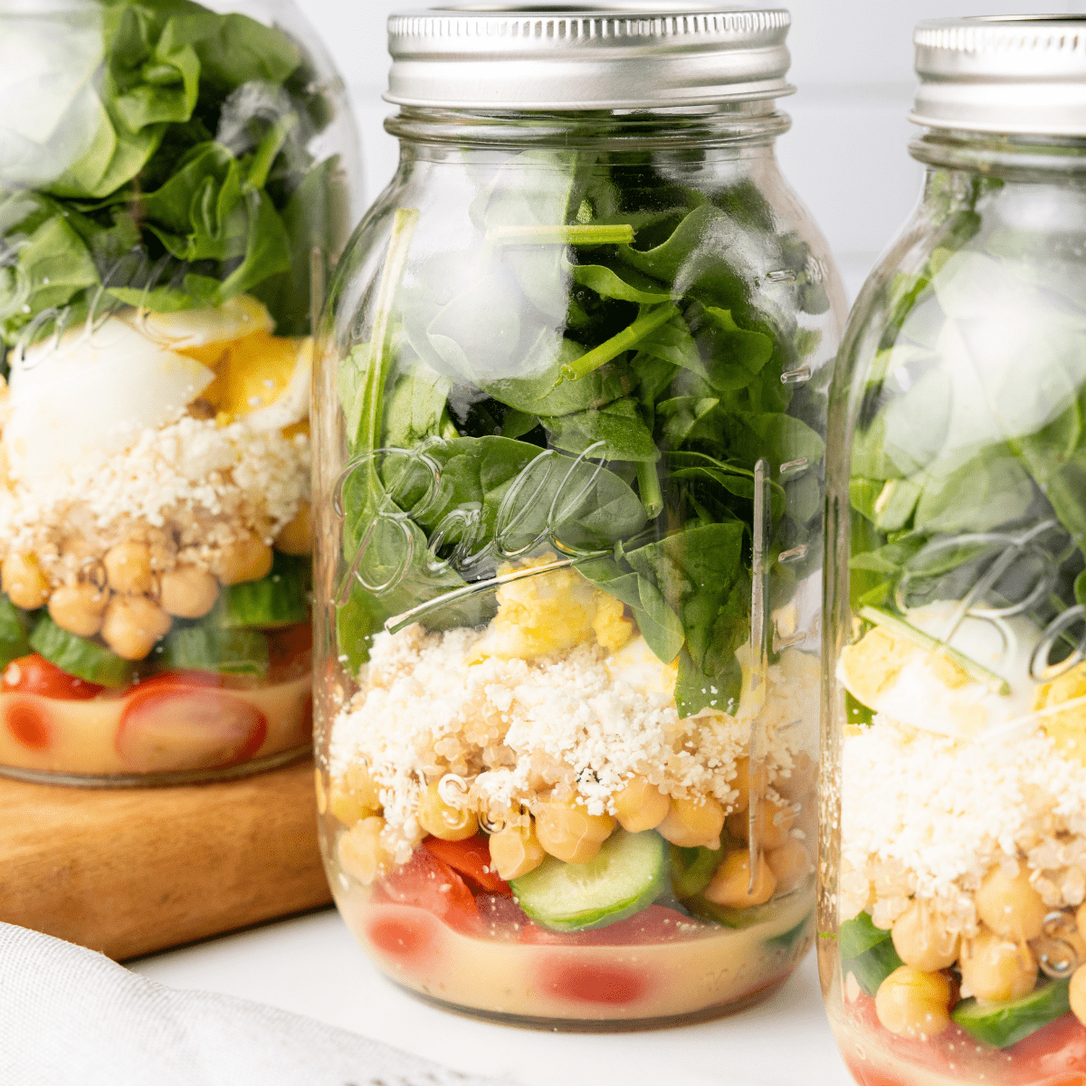 5 Mix & Match Mason Jar Salad Recipes {Healthy Lunches}